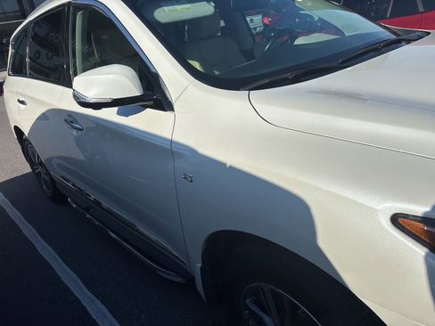 Used 2017 INFINITI QX60 FWD w/ Premium Plus Package image 3