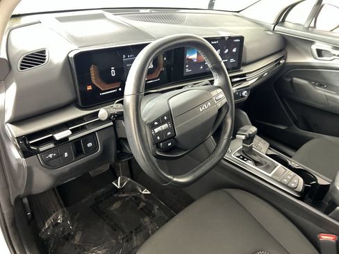 Used 2026 Kia Sportage LX FWD image 12