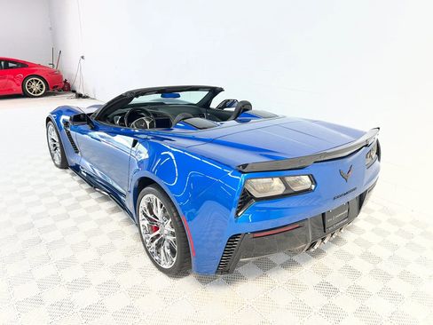 Used 2015 Chevrolet Corvette Z06 w/ 3LZ Preferred Equipment Group RWD image 4