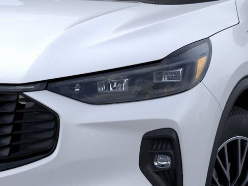 New 2025 Ford Escape SE w/ PHEV Premium Package FWD image 18