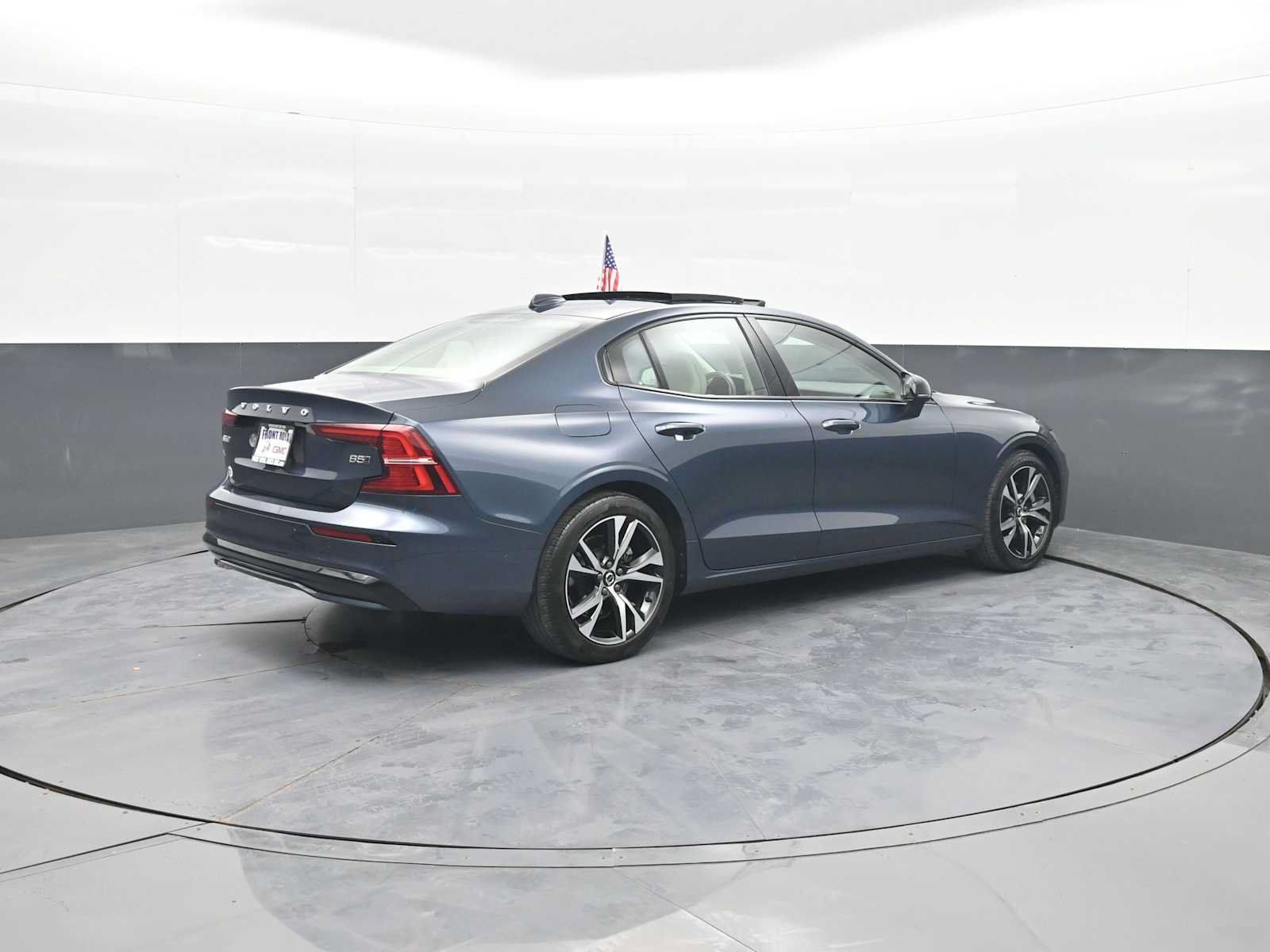 Used 2024 Volvo S60 B5 Plus AWD/4WD image 8