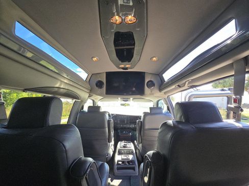 Used 2016 Chevrolet Express 2500 image 27