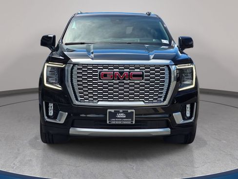 Used 2024 GMC Yukon Denali w/ Advanced Technology Package AWD/4WD image 3