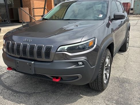 Used 2019 Jeep Cherokee Trailhawk w/ Comfort/Convenience Group image 2