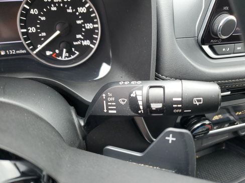 Used 2023 Nissan Rogue SV image 15