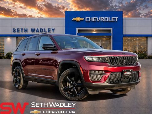 Used 2023 Jeep Grand Cherokee Altitude AWD/4WD image 1