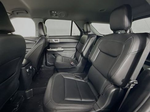 Used 2022 Ford Explorer XLT w/ Equipment Group 202A image 33