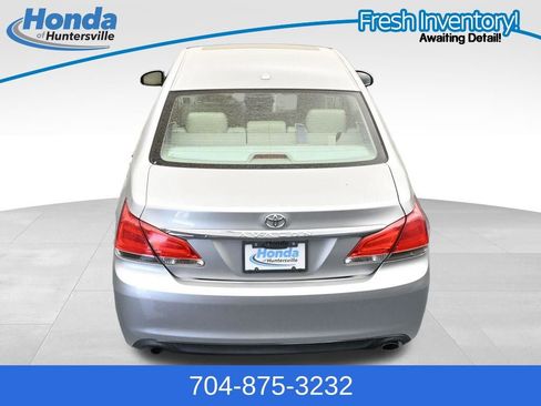 Used 2011 Toyota Avalon FWD image 17