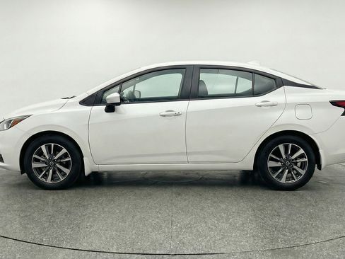 Used 2025 Nissan Versa SV FWD image 5