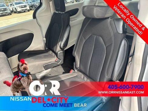 Used 2023 Chrysler Voyager LX FWD image 10