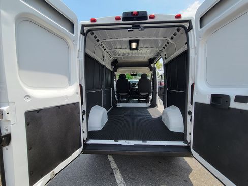 Used 2025 RAM ProMaster 2500 w/ Convenience Group FWD image 24