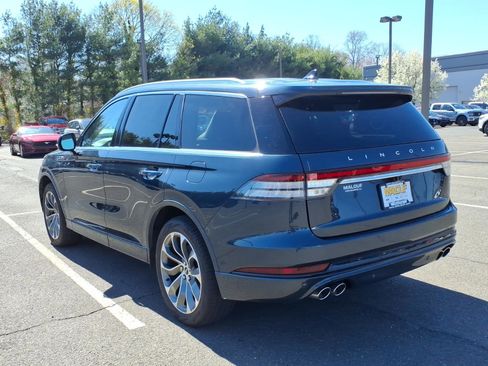 Used 2023 Lincoln Aviator Grand Touring w/ Elements Package Plus image 4