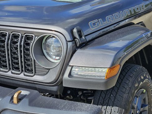 New 2026 Jeep Gladiator Sport AWD/4WD image 10