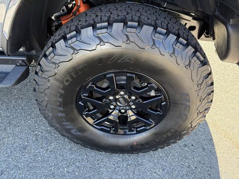 New 2025 Ford Bronco Raptor w/ Interior Carbon Fiber Pack image 15