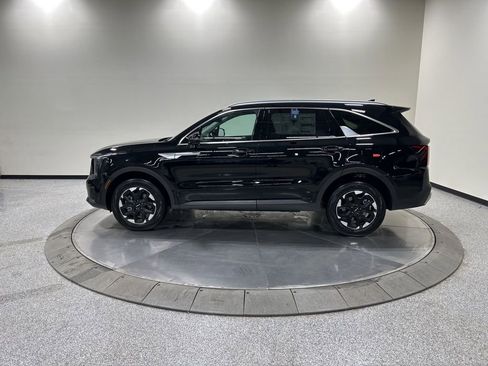 New 2026 Kia Sorento S AWD/4WD image 9