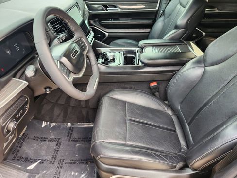 Used 2022 Jeep Wagoneer Series II image 3