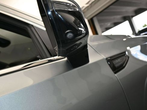 Used 2024 GMC Yukon XL Denali RWD image 59