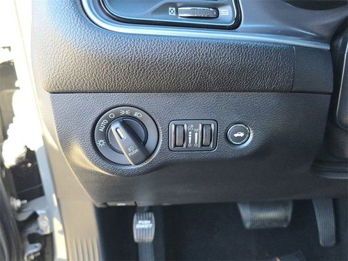 Used 2019 Dodge Challenger SXT w/ Blacktop Package image 32