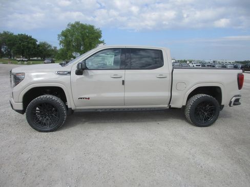 New 2026 GMC Sierra 1500 AT4 w/ AT4 Premium Package AWD/4WD image 9