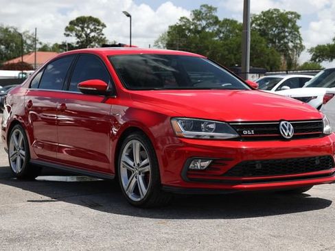 Used 2017 Volkswagen Jetta GLI image 18