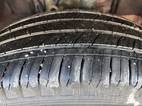 Used 2019 Toyota RAV4 XLE Premium image 10