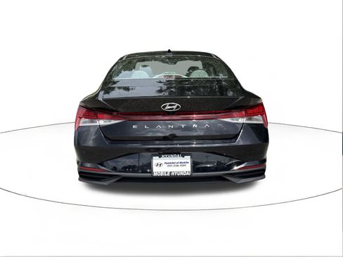 Certified 2023 Hyundai Elantra SEL FWD image 4