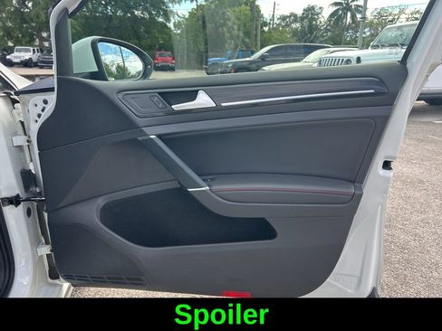 Used 2015 Volkswagen Golf 4-Door image 26