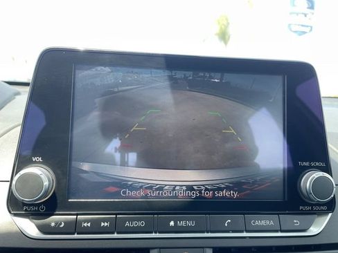 Used 2024 Nissan Altima 2.5 SV FWD image 14