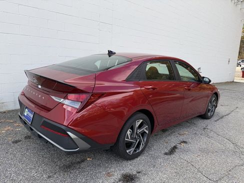 Certified 2025 Hyundai Elantra Sport image 3