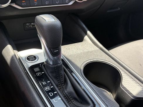 Used 2025 Nissan Altima 2.5 SV FWD image 9