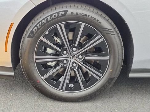 New 2026 Lexus ES 350e FWD image 9