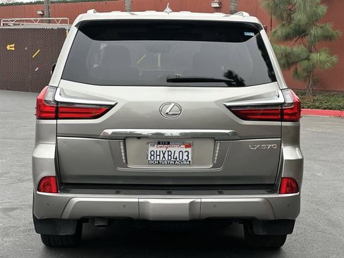 Used 2019 Lexus LX 570 4WD image 5