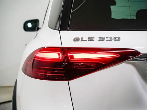 Used 2025 Mercedes-Benz GLE 350 4MATIC image 9