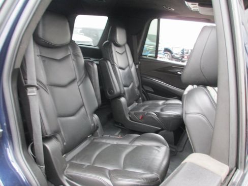 Used 2019 Cadillac Escalade Platinum image 24