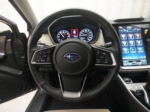 Used 2025 Subaru Outback Limited AWD/4WD image 4