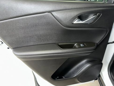 Used 2025 Chevrolet Blazer LT AWD/4WD image 18