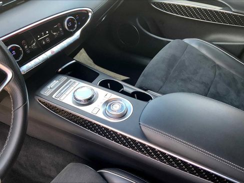 Used 2022 Genesis GV70 3.5T Sport w/ Sport Prestige Package image 16