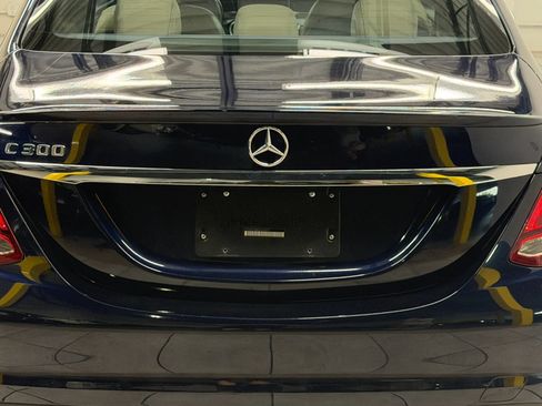 Used 2018 Mercedes-Benz C 300 Sedan w/ Premium Package image 11