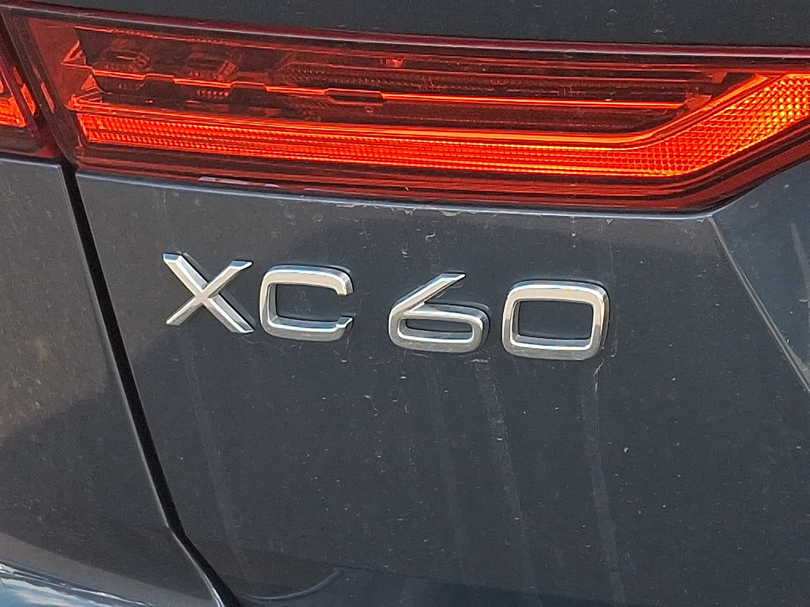 Certified 2024 Volvo XC60 B5 Plus w/ Climate Package AWD/4WD image 29