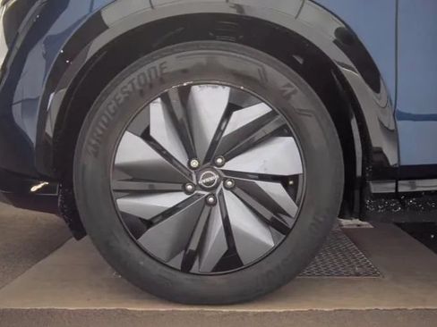 Used 2023 Nissan Ariya FWD image 11