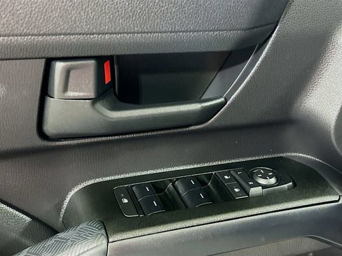 Used 2025 Toyota 4Runner SR5 AWD/4WD image 15