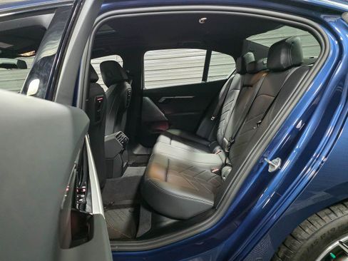 Used 2026 BMW i5 eDrive40 w/ M Sport Package image 16