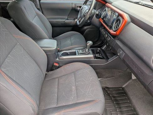 Used 2017 Toyota Tacoma TRD Off-Road w/ Tow Package (A/T) image 18