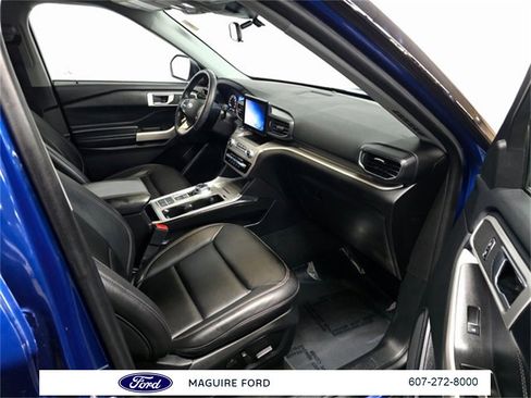 Used 2022 Ford Explorer XLT w/ Equipment Group 202A image 22