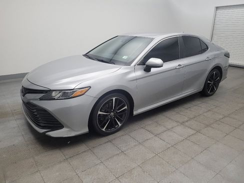 Used 2019 Toyota Camry LE FWD image 2