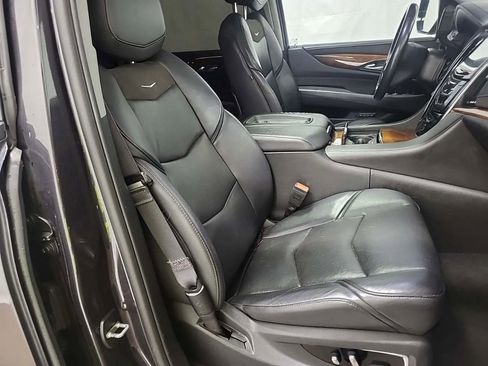 Used 2017 Cadillac Escalade Premium Luxury image 9
