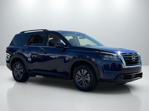 Used 2025 Nissan Pathfinder SV FWD image 10