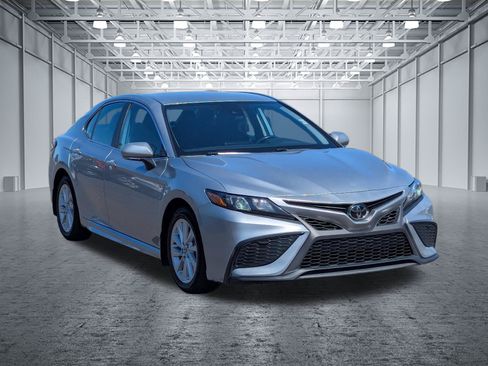 Used 2024 Toyota Camry SE FWD image 7