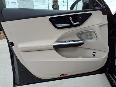 Used 2025 Mercedes-Benz C 300 Sedan image 11