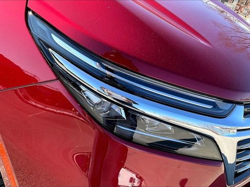 Used 2022 Chevrolet Equinox Premier AWD/4WD image 28
